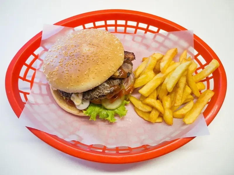 Na co zwrócić uwagę wybierając mięso na burgera?