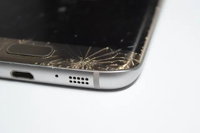 Zbita szybka to nie koniec świata! Serwis telefonów w Krakowie