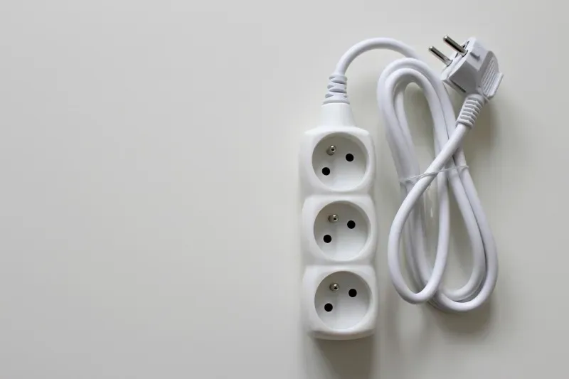 Prąd i instalacja elektryczna – pamiętaj o bezpieczeństwie