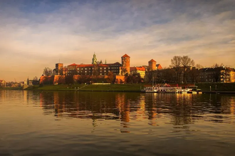 Kraków – mieszkanie w centrum czy na obrzeżach?